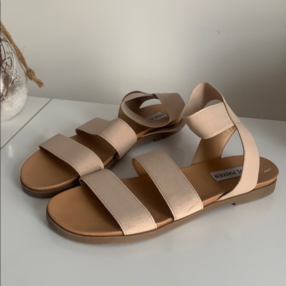 Brand new Steve Madden Flat Sandals